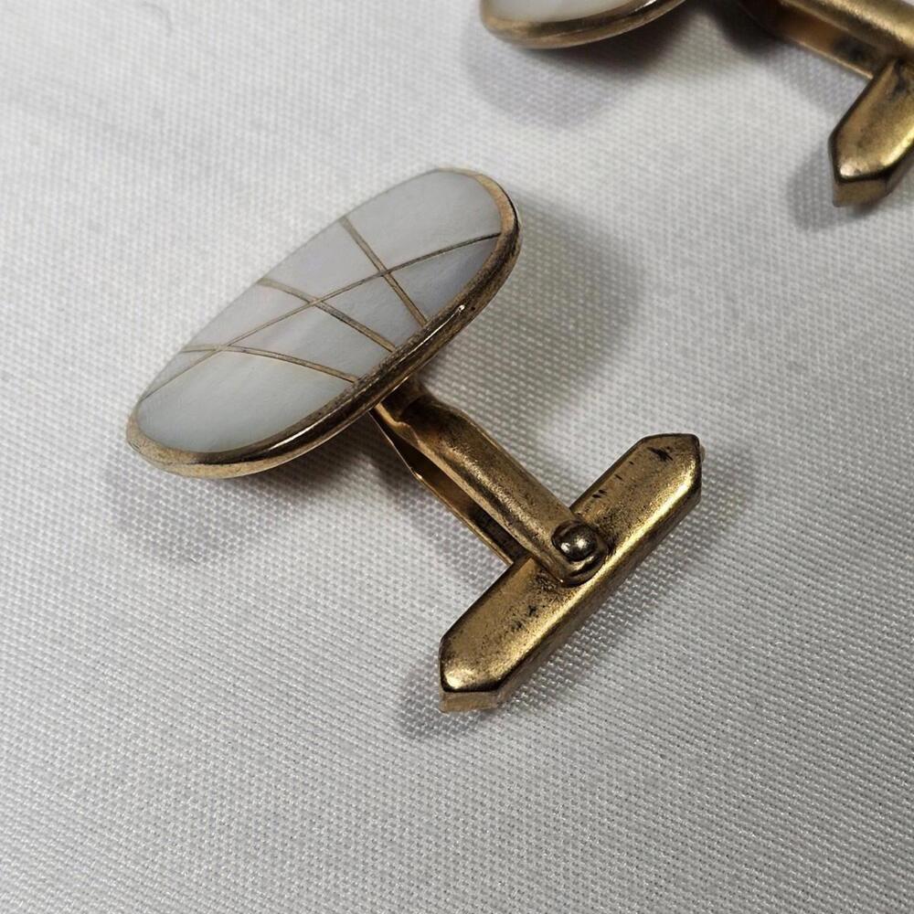 Vintage MCM Cufflinks MOP Mother Of Pearl Gold Tone Cuff Links - Picture 4 of 7